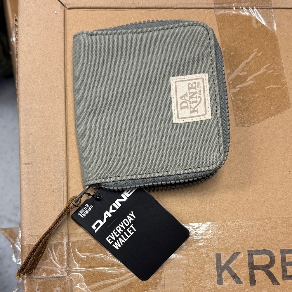 Dakine Green Everyday Wallet